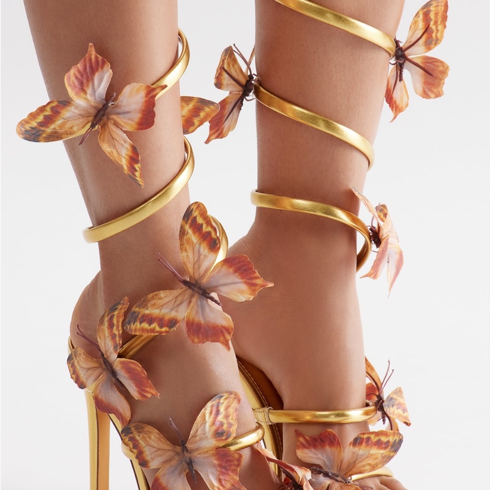 Heels - Picture 3 of 3